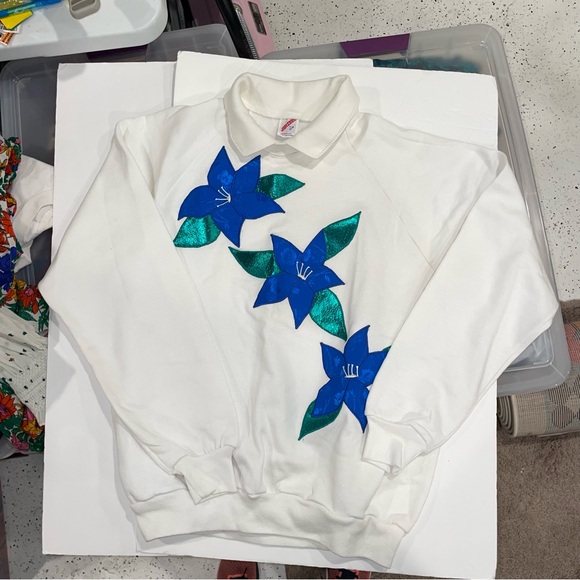 White ugly Christmas contest winner 🏆 collared sweatshirt blue hand quilted - Picture 4 of 7